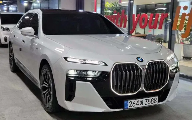 리얼뉴콜로라도 중고차 7시리즈 (G70) 740i xDrive M 스포츠 매물 사진 6 - 2025/06 11,460km